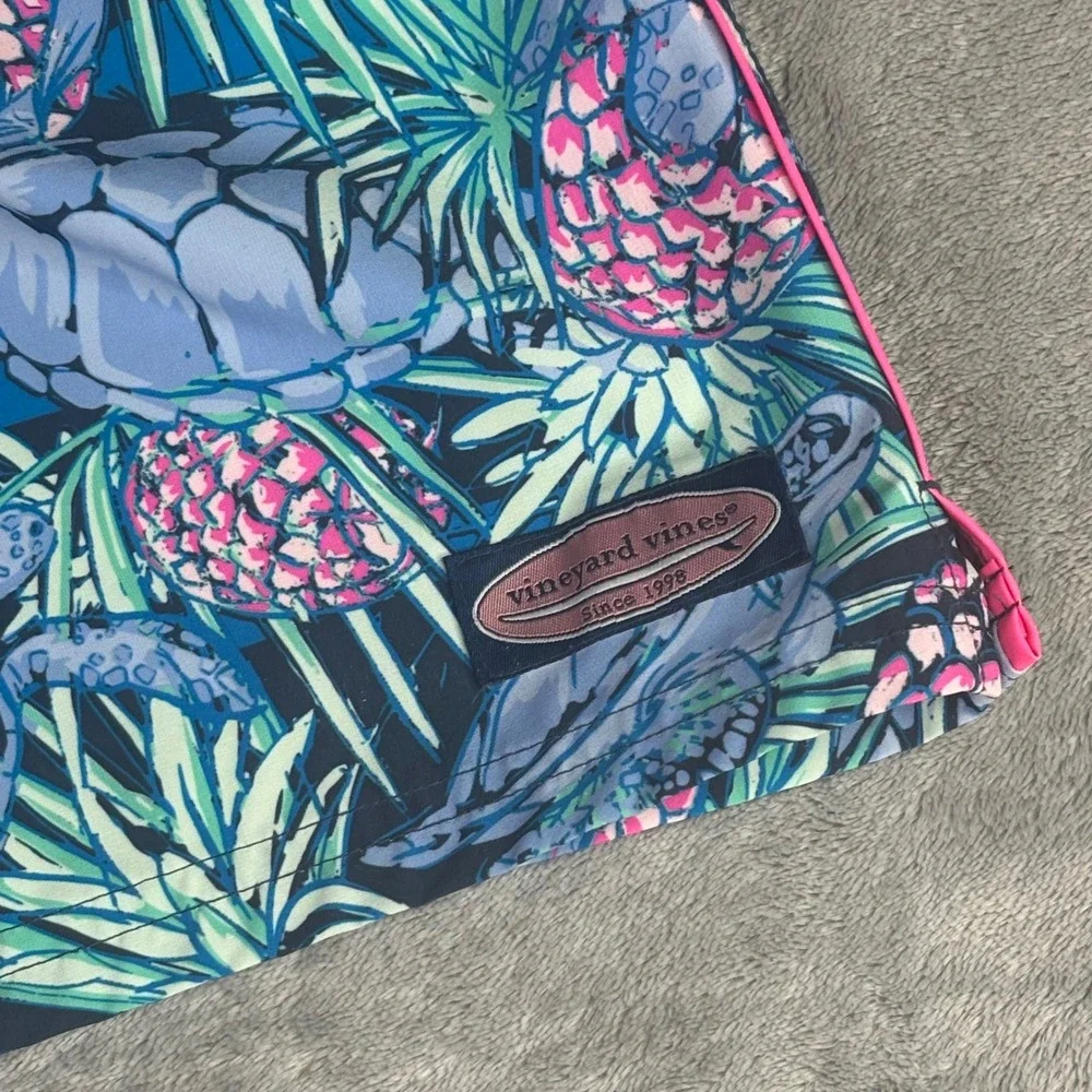Vineyard Vines Swim Trunks Mens 2XL Blue Turtle Pineapple Tropical Board Shorts
